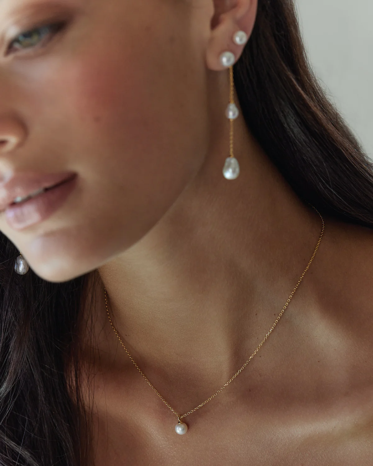 1127-18k-gold-vermeil-floating-on-air-pearl-necklace-5.webp 18k Gold Vermeil Floating On Air Pearl Necklace