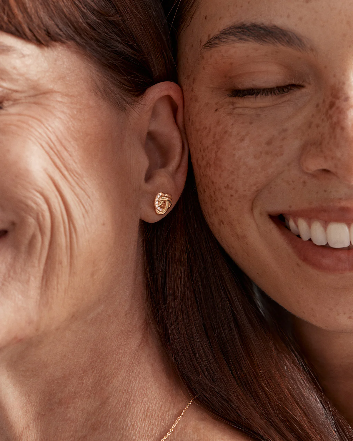 1370-18k-gold-vermeil-endless-knot-lab-grown-diamond-earrings-4.webp 18k Gold Vermeil Endless Knot Lab-Grown Diamond Earrings