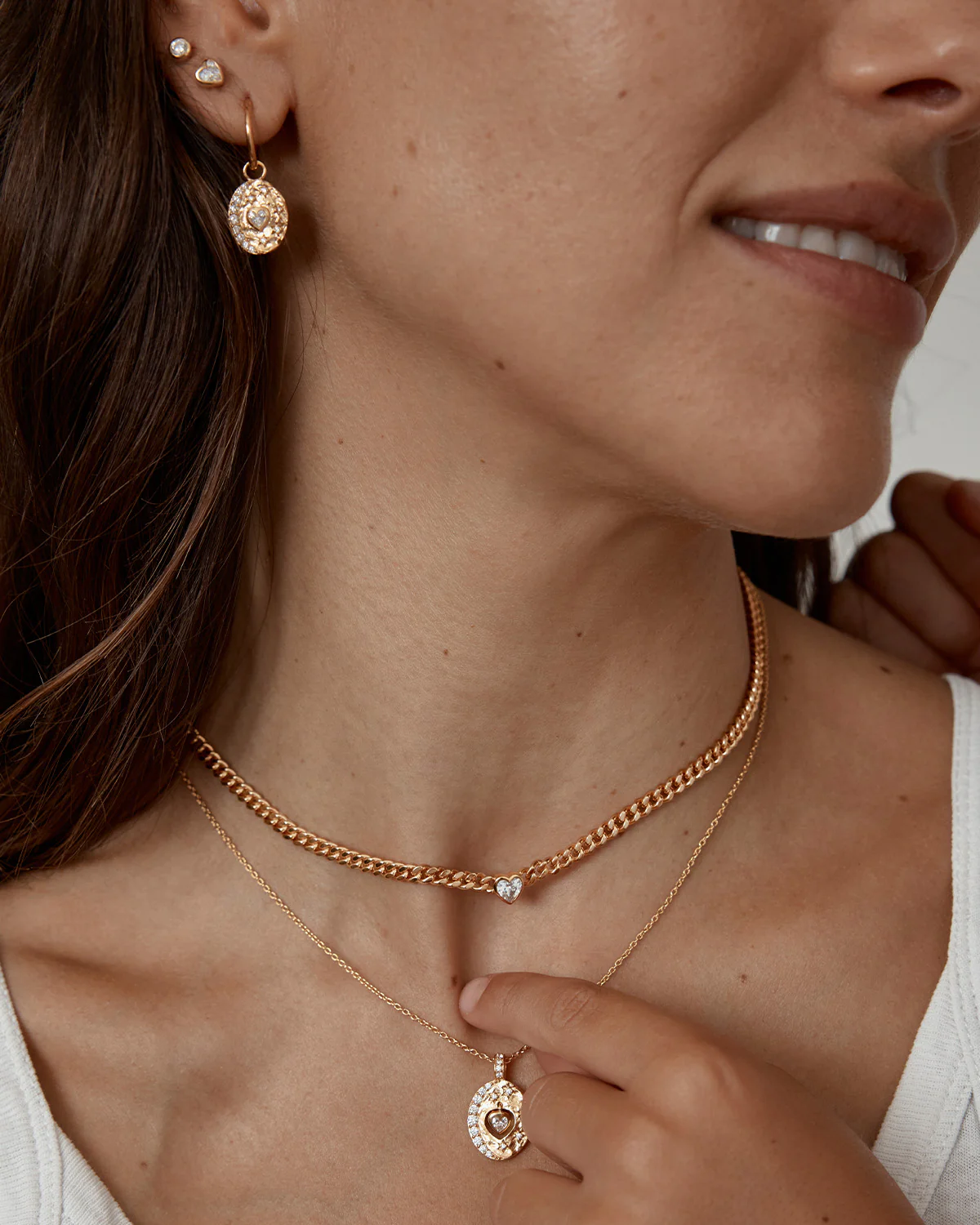1424-18k-gold-vermeil-radiant-heart-curb-choker-5.webp 18k Gold Vermeil Radiant Heart Curb Choker