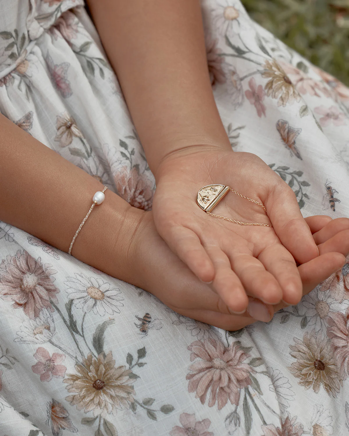 1448-18k-gold-vermeil-blooming-together-lotus-necklace-5.webp 18k Gold Vermeil Blooming Together Lotus Necklace