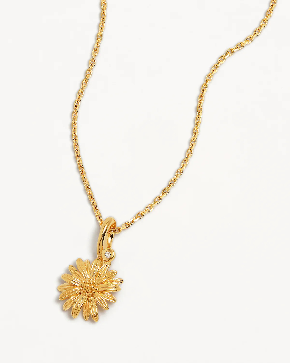 1498-18k-gold-vermeil-daisy-april-birth-flower-necklace-3.webp 18k Gold Vermeil Daisy April Birth Flower Necklace