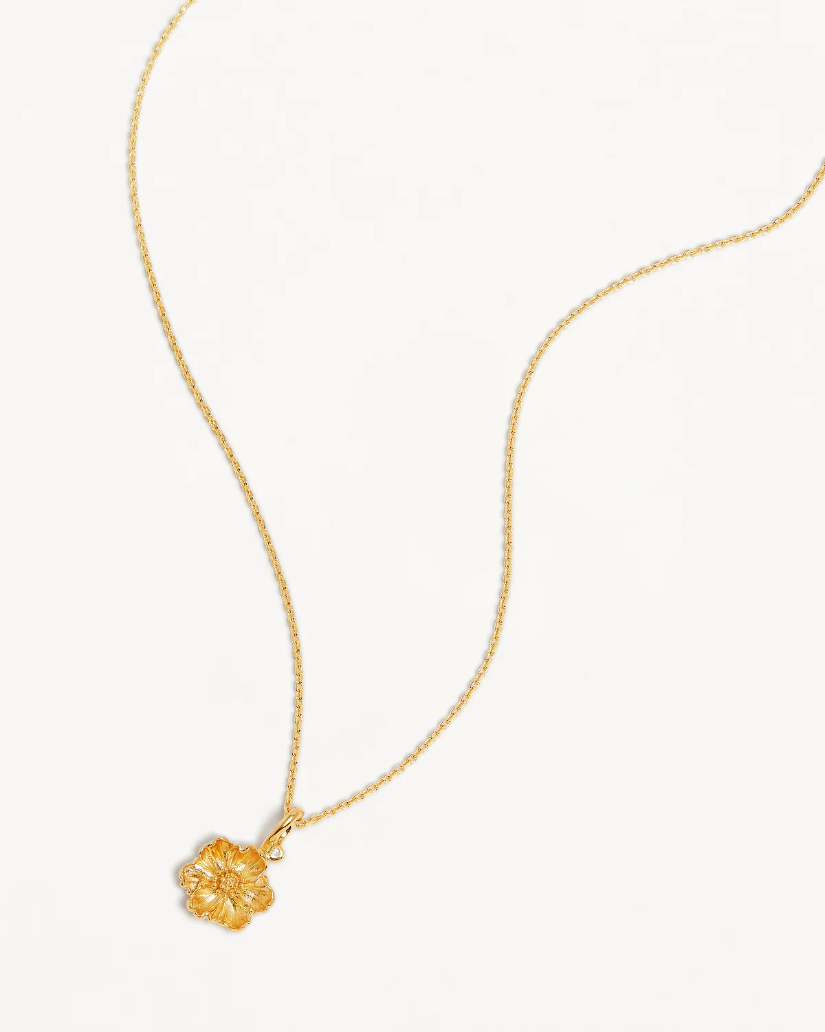 1503-18k-gold-vermeil-poppy-august-birth-flower-necklace-4.webp 18k Gold Vermeil Poppy August Birth Flower Necklace