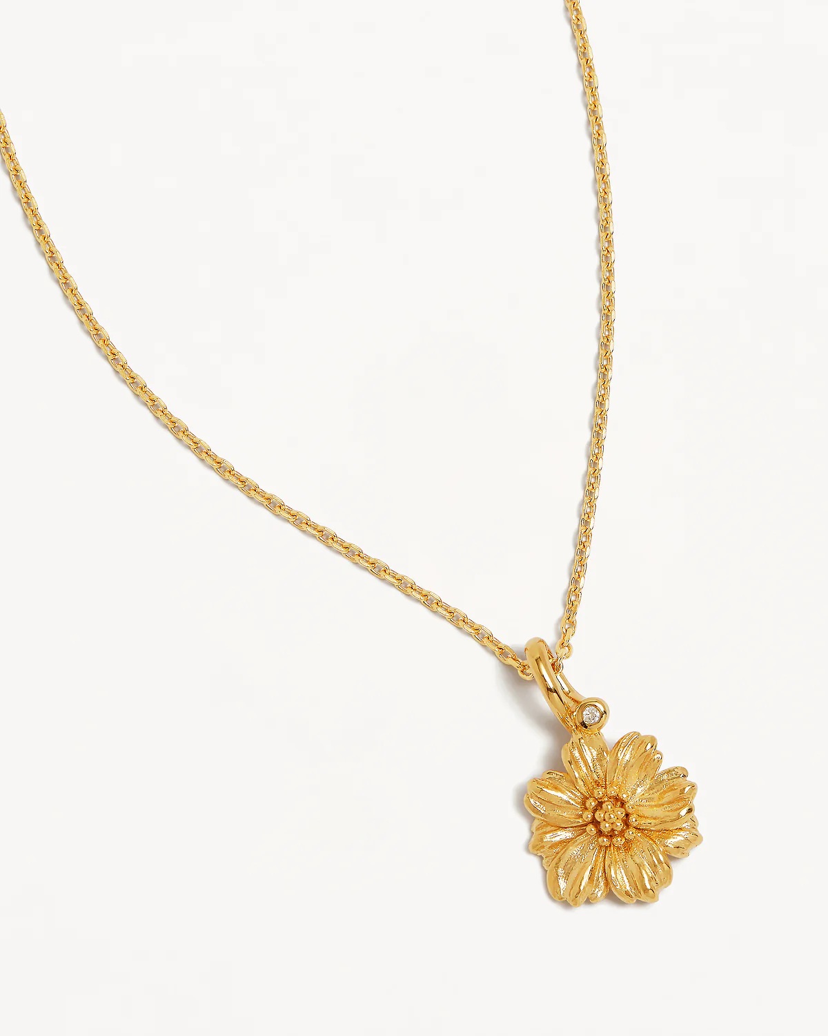 1555-18k-gold-vermeil-cosmos-october-birth-flower-necklace-3.webp 18k Gold Vermeil Cosmos October Birth Flower Necklace