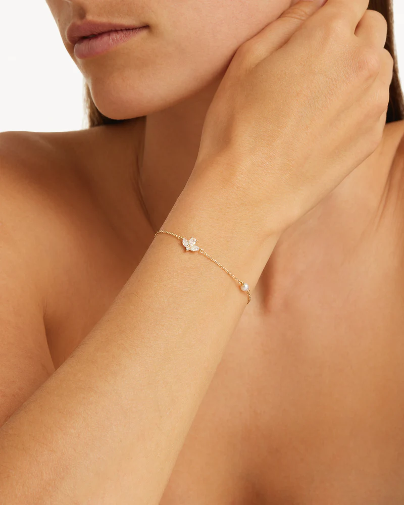 1612-18k-solid-gold-floating-lotus-lab-grown-diamond-pearl-bracelet-4.webp 18k Solid Gold Floating Lotus Lab-Grown Diamond Pearl Bracelet