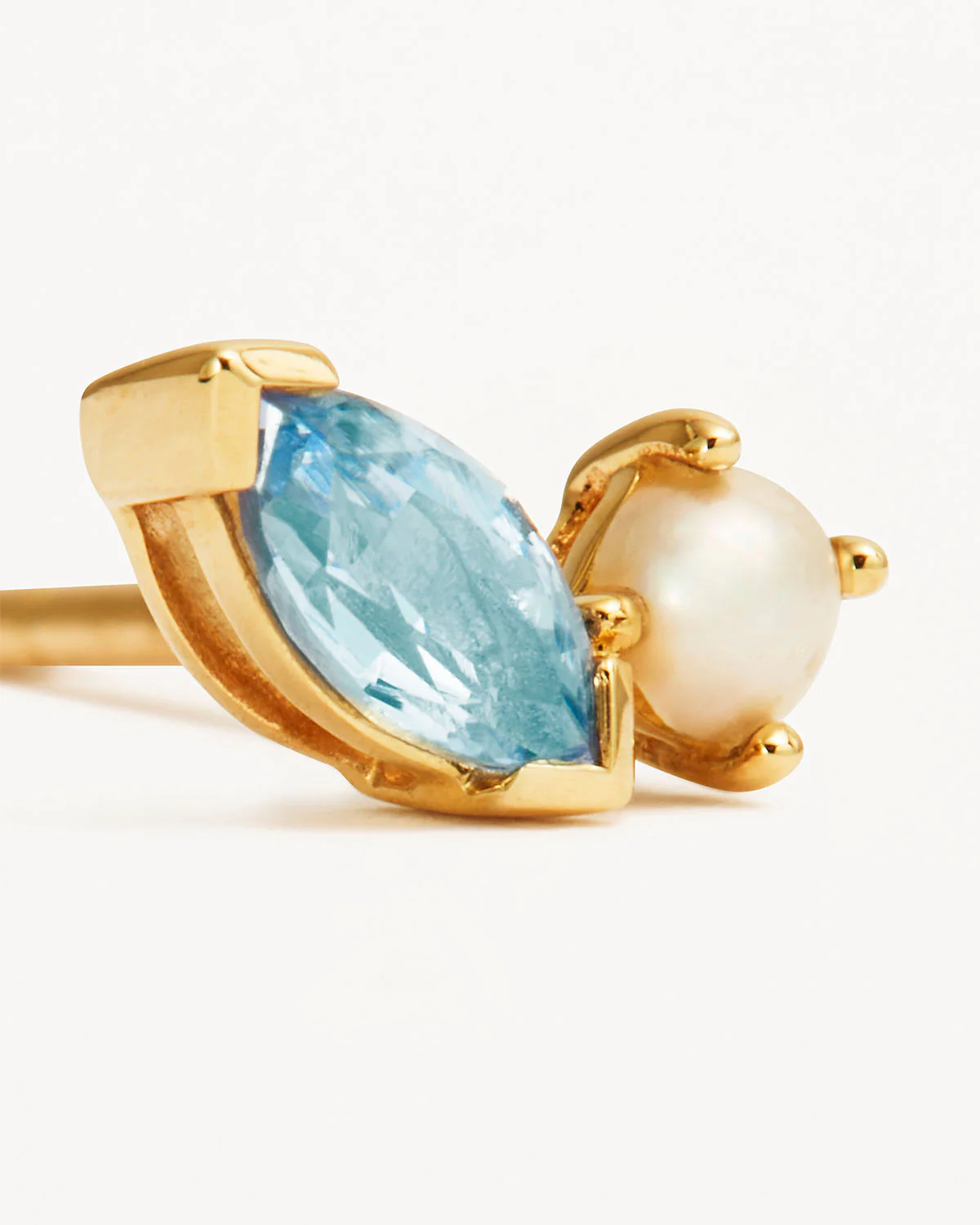 237-14k-solid-gold-into-the-blue-stud-earring-3.webp 14k Solid Gold Into The Blue Stud Earring