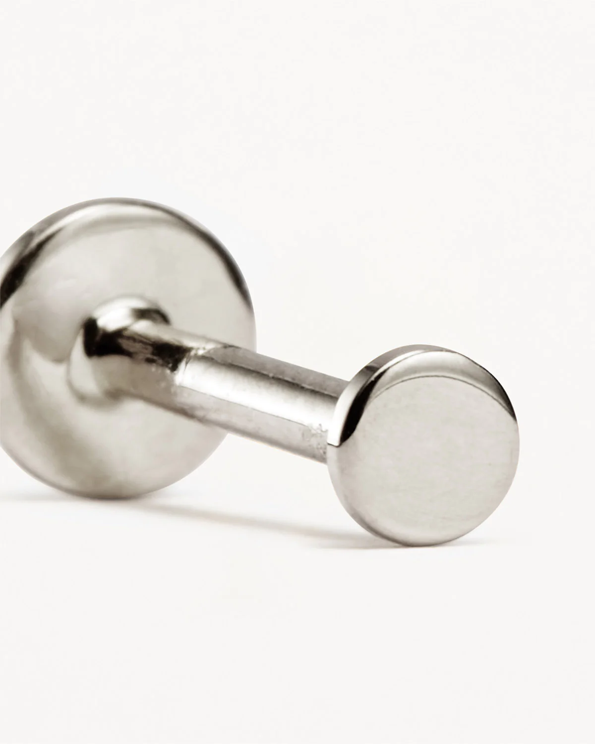 406-14k-solid-white-gold-lunar-cartilage-flatback-earring-3.webp 14k Solid White Gold Lunar Cartilage Flatback Earring