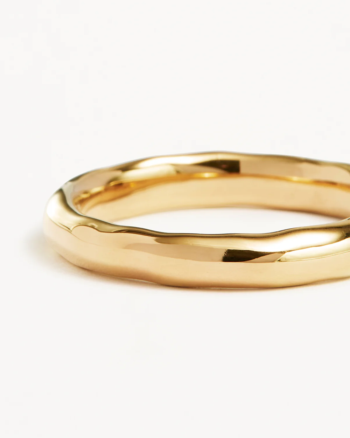 870-18k-gold-vermeil-lover-medium-ring-3.webp 18k Gold Vermeil Lover Medium Ring